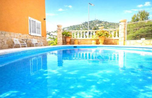 Sunny Private Pool Retreat with Terrace Calafell - Photo 9