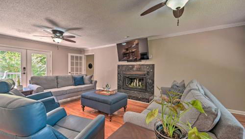 2 Mi to Clemson Central Villa with Deck, Near Lakes - Foto 2