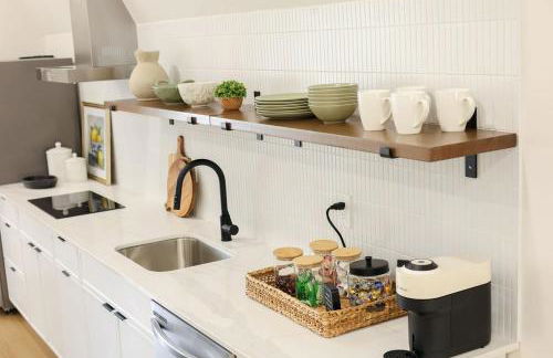 Excellence by Urooms Apartments Near NYC and Newark Airport with Parking - Foto 13