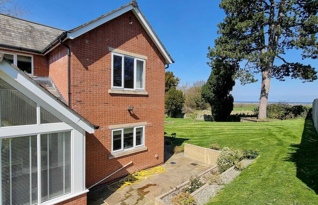 Plas Gwyrch Gatehouse - Foto 27