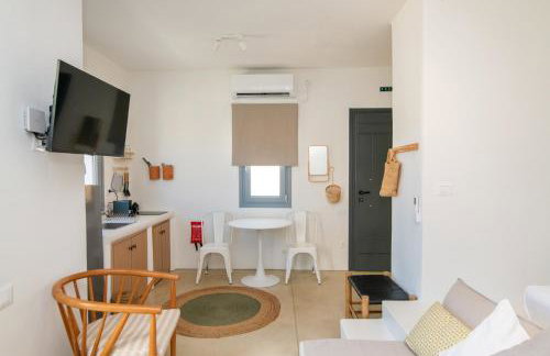 PANORMOS ART Beachfront Suites - Photo 66