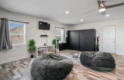 Desert Villa - EV, Hot Tub, Grill, Bar, Games, RV Parking in Twentynine Palms Downtown - Foto 26