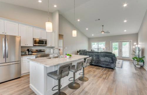 Modern Family Home w/ Spacious Yard in Milton - Foto 6