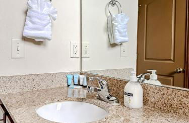 Sleepover 2BD 1BA Condos Downtown Springfield - Foto 77