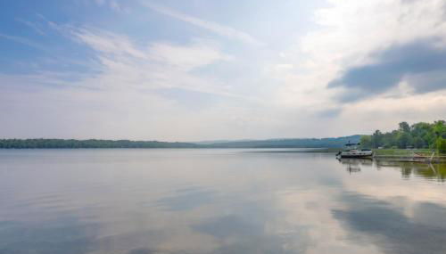 Bring Your Boat! Little Traverse Lake Getaway - Foto 3