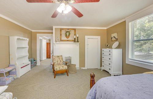 2 Mi to Lake Lineville Farmhouse with Fire Pit - Foto 18