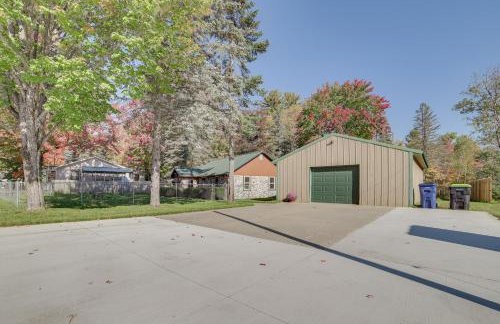 Lakefront Kalkaska Cottage with Fire Pit! - Foto 30