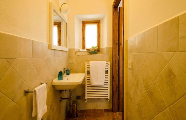 Agriturismo Poggio di Montepescoli - L'aia - Foto 14