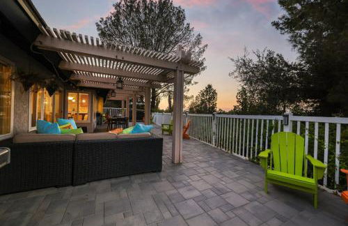 Hot Tub with A View and Large Back Deck & Game Room - Foto 8