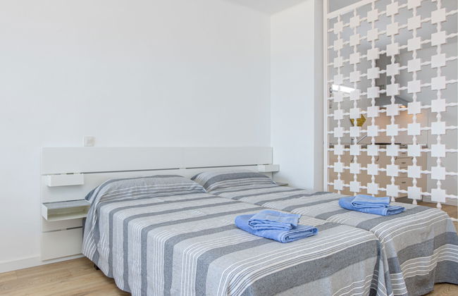 Apartment in Castelló d'Empúries with garden and terrace - Photo 12