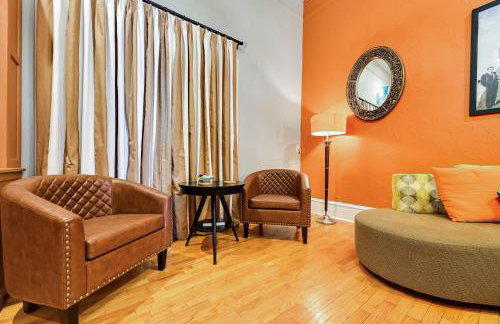 Historic Decatur Apt with City Square Views - Foto 10