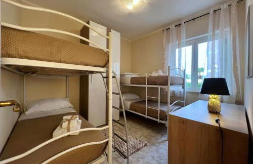 L' Antico Scoglio Appartamenti comfort Nocera Terinese Scalo - 4,7 e 11 Ospiti - Navetta Aeroporto-Stazione & Multi-Destinazioni - Piscina - Spiaggia a 300mt - Giardino e Zona pranzo all'aperto - WiFi & SmartTV - Aria Condizionata - Foto 53