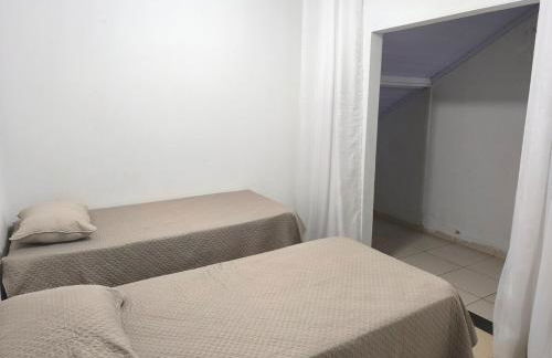 Casa Grande com área Gourmet e Garagem - Foto 22