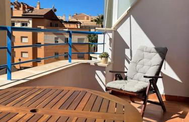 South facing 1 bed apartment, near beach - Photo 13