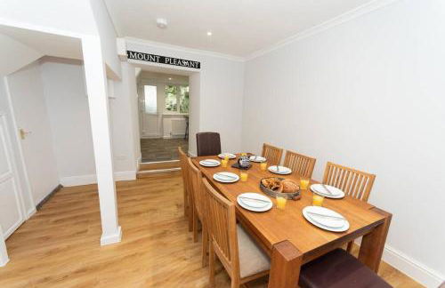 Large House in Looe, Near Beach and Bars with Great Views, Free Parking and Free Access to a Nearby Indoor Swimming Pool - Foto 10