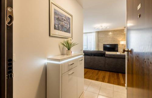 Three Lions Apartment - Photo 2