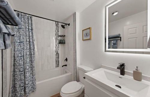 Stylish & Spacious Retreat in Downtown Bellevue - Foto 55