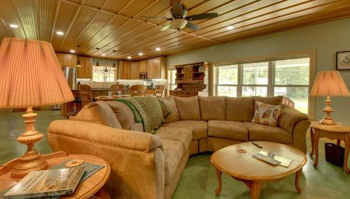 Unique Cotter Getaway with Deck and Outdoor Dining! - Foto 3