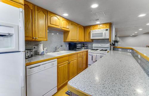 Luxe Draper Retreat w Pool, Sauna and Theater - Foto 14