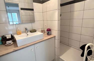 Appartement de 80m2 aux portes de Lyon avec ascenseur, balcon, parking - Foto 8