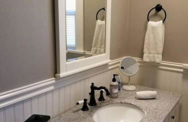 Colonial Cottage Getaway - Foto 15