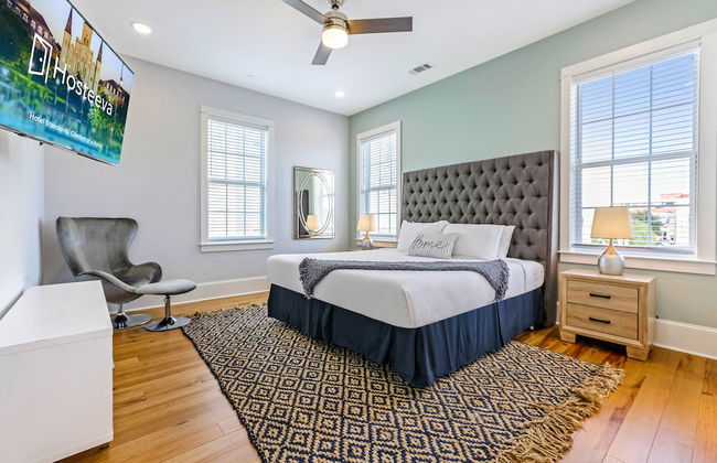 Chic 4 BR Condo - Large Pool - Perfect Location - Photo 10