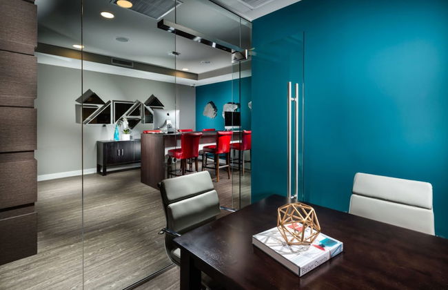 Resort Style Suites in Downtown LA - Foto 56