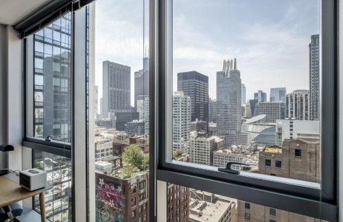 Loop Studio w theater pool nr Millennium Park CHI-958 - Photo 6