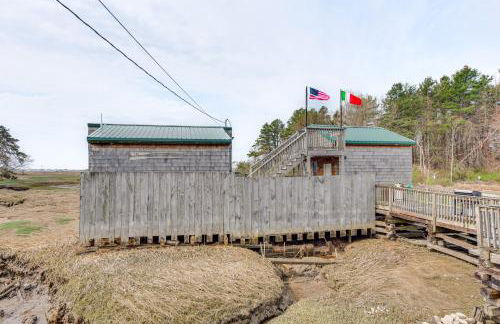 Peaceful Wells Retreat with Deck and Water Views - Foto 25
