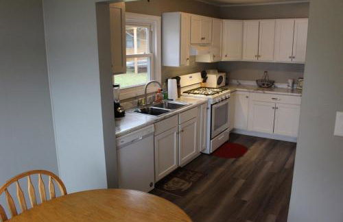 Pet-Friendly Cozy Lake Cottage and Kayaks! - Foto 19