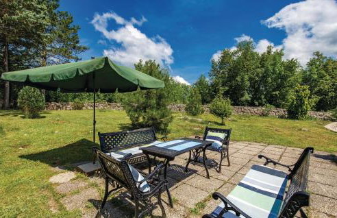 4 Bedroom Gorgeous Home In Jurdani - Photo 21