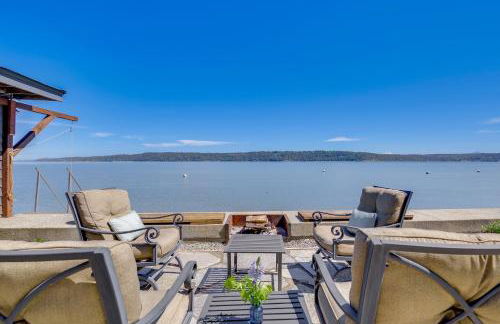 Waterfront Gem with 2 Patios on Camano Island - Foto 27