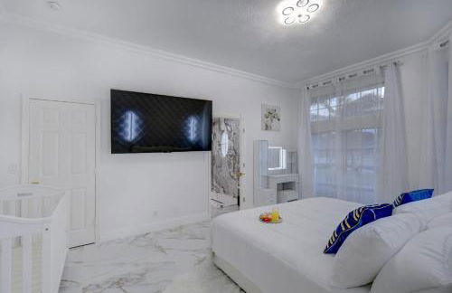 Stunning House with Beautiful Lake View - Foto 37