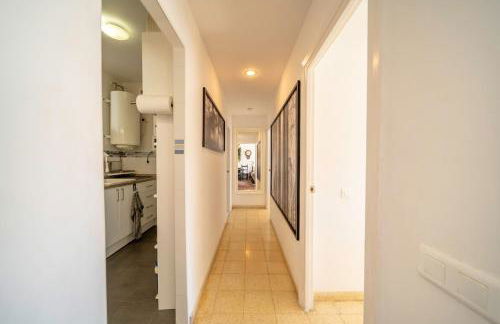 Sun-Drenched, Sea-View Apartment with Giant Patio! - Photo 40