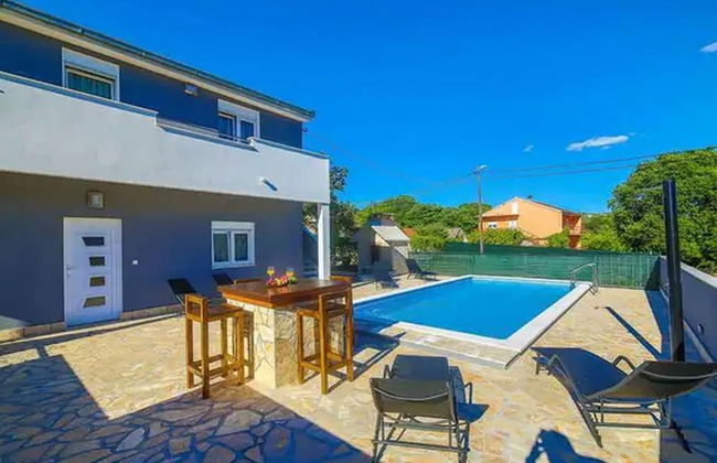 Idyllic Holiday Home With Private Pool, Sun Deck, and Organic Garden - Foto 16