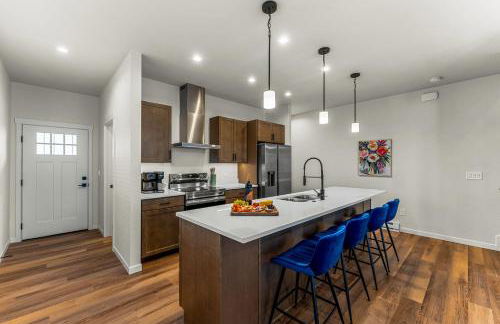 The Downtown Duplex - Pet Friendly - NEW BUILD - Foto 12