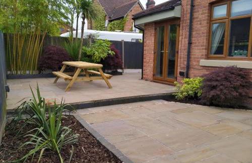 Sirius House - sleeps 7, driveway, garden - Photo 26