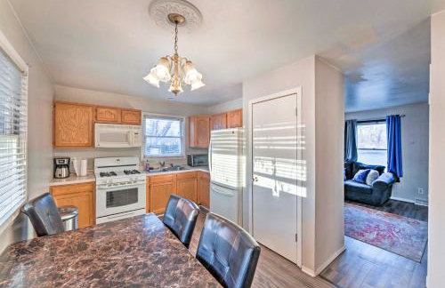 Family-Friendly Rockford Home with Private Yard! - Foto 7