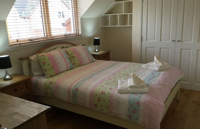 Inverness Apartments - West Heather - Photo 7