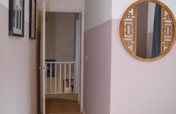 3x Bed Elegant House with Private Parking - Photo 23