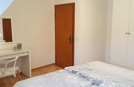 Daun Under - Photo 8