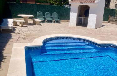 Casa con piscina y barbacoa - Foto 1