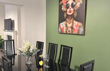 House in Tyneside Perfect for Travelers, Groups & Contractors Free Parking - Foto 12