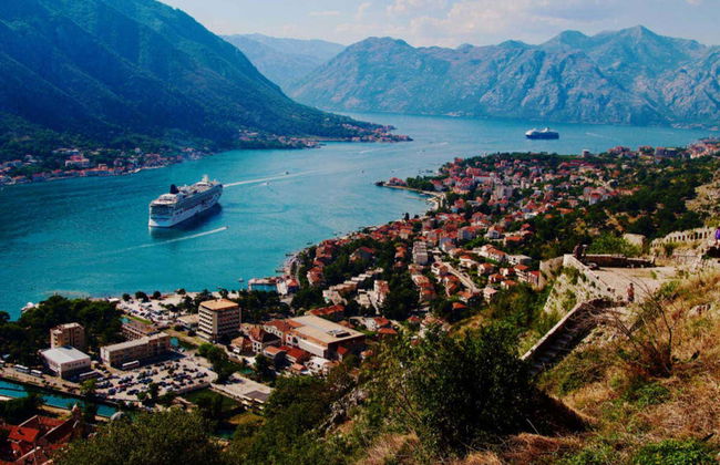 Excursão à Gruta Azul e Nossa Senhora das Rochas de barco - Foto 4