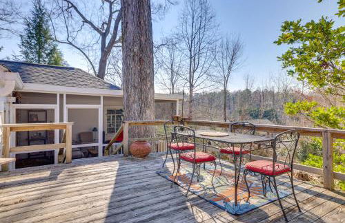 Unwind Fireside and Walk to Dtwn! Tyron Retreat - Foto 21