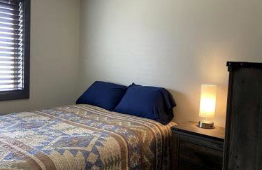 Modern Condominium with Pet-Friendly Drift Boat Parking near Madison River in Ennis, Montana - Foto 25