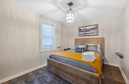 Riverfront Log Cabin Hot Tub, Mtn Views & Hottub - Foto 27