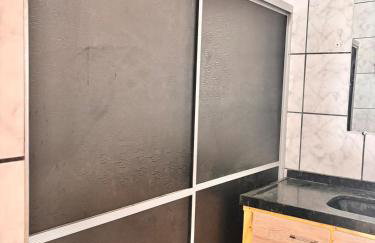 Duplex Até 10 Hóspedes 3 quartos Ar condicionado 2 camas casal 5 camas solteiro Garagem para 3 carros proximo ao Centro e Shopping - Foto 15