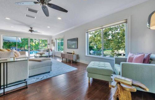 Waterfront Oasis w/ Pool Minutes to Downtown! - Foto 12