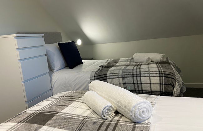 Gladstone Apartments by Bluebell Rooms - Photo 15